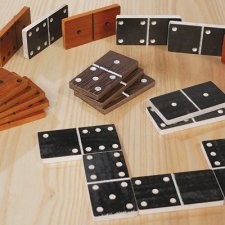 set of dominos